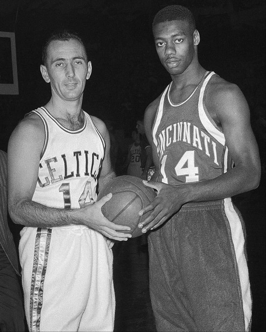 强调团队配 强调团队配