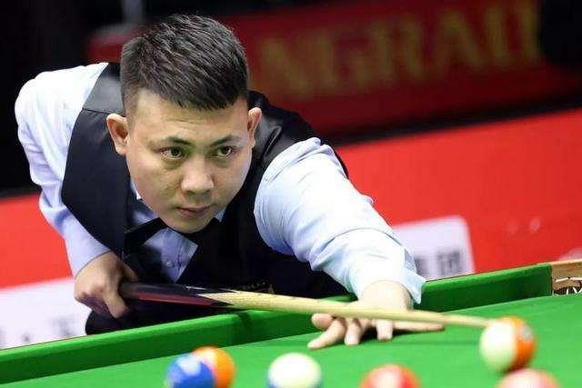 与他坚韧不 与他坚韧不